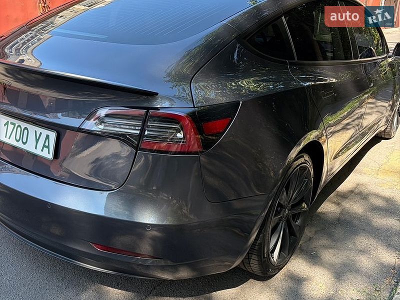 Седан Tesla Model 3 2020 в Виннице