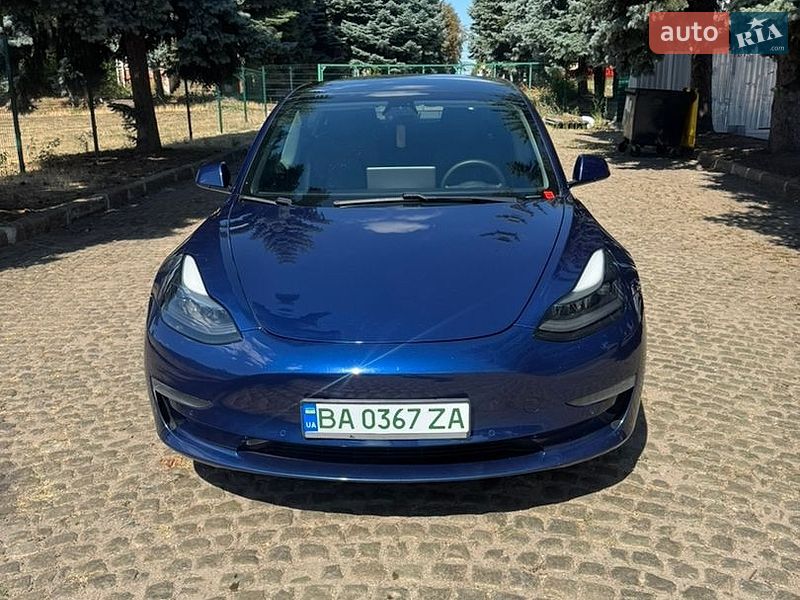 Седан Tesla Model 3 2021 в Кропивницькому