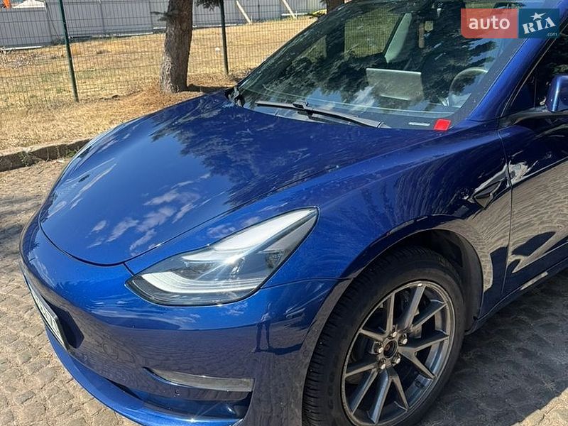 Седан Tesla Model 3 2021 в Кропивницькому