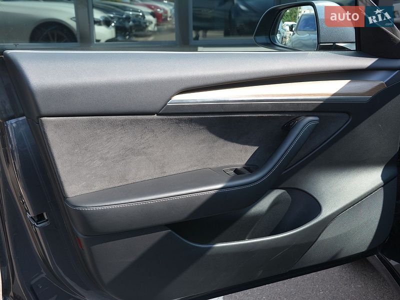 Седан Tesla Model 3 2023 в Киеве фото 13 Седан Tesla Model 3 2023 в Киеве