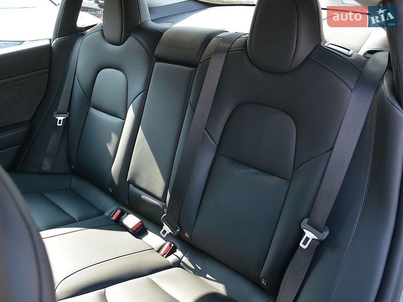 Седан Tesla Model 3 2023 в Киеве фото 37 Седан Tesla Model 3 2023 в Киеве