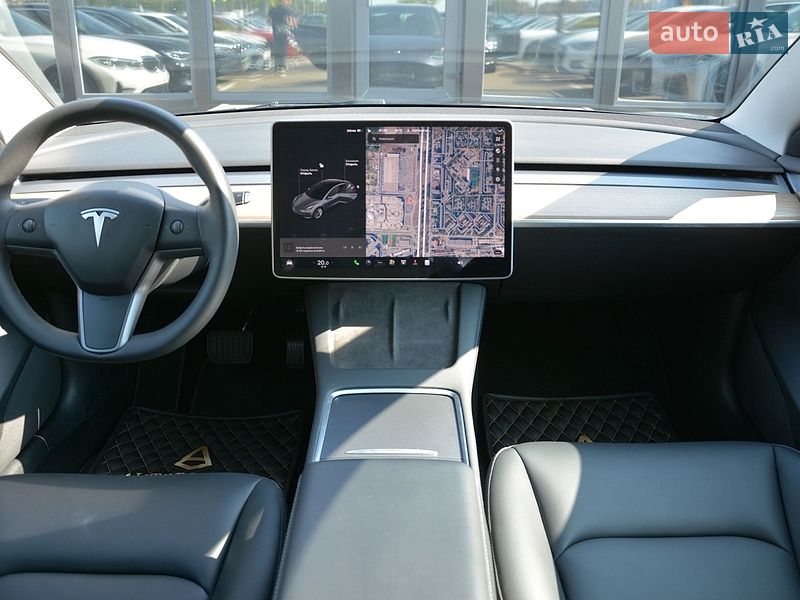 Седан Tesla Model 3 2023 в Києві