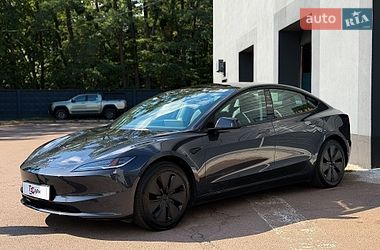 Седан Tesla Model 3 2024 в Києві