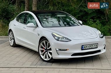 tesla model-3 2018 в Ровно от профессионального продавца Дмитро