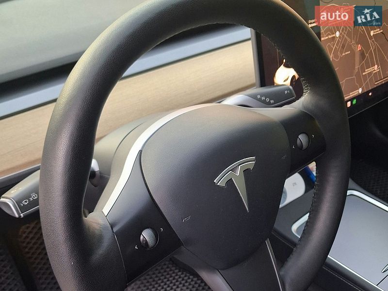 Седан Tesla Model 3 2021 в Кропивницком