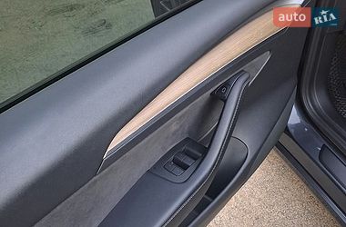 Седан Tesla Model 3 2021 в Кропивницькому