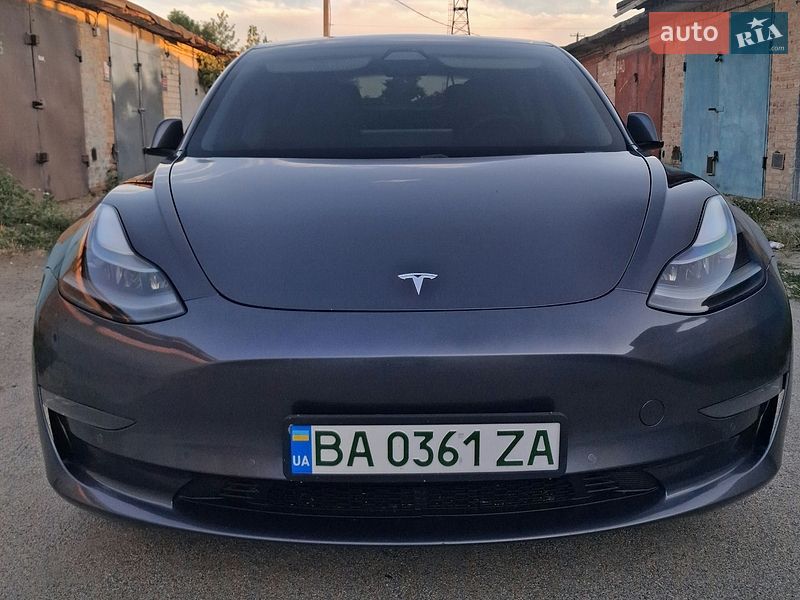 Седан Tesla Model 3 2021 в Кропивницком