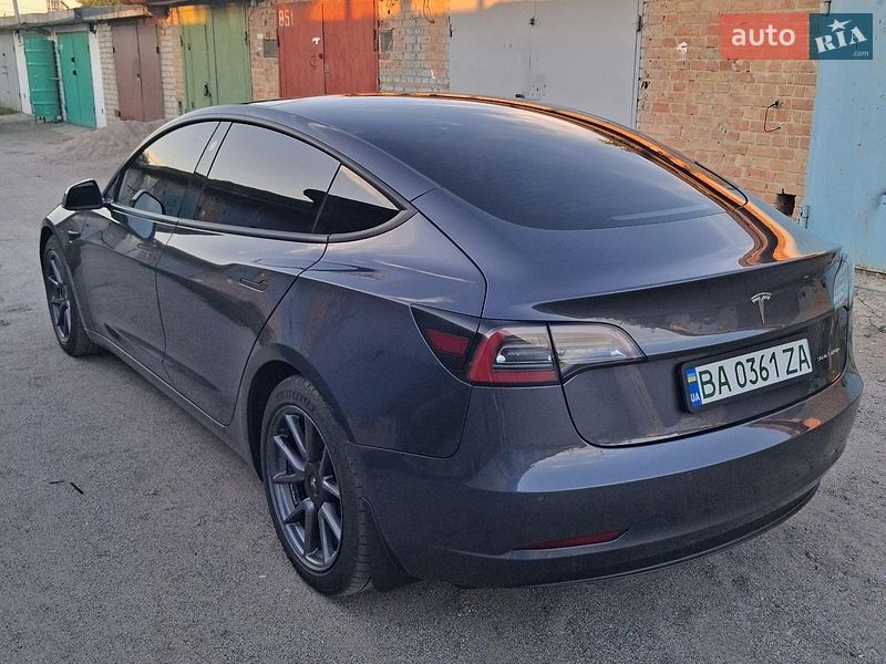 Седан Tesla Model 3 2021 в Кропивницькому
