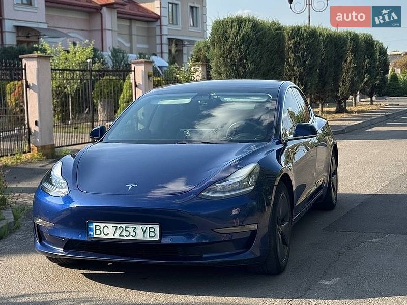 Седан Tesla Model 3 2019 в Шептицькому Седан Tesla Model 3 2019 в Шептицькому