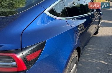 Седан Tesla Model 3 2019 в Шептицькому
