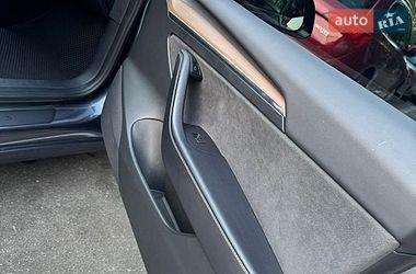 Седан Tesla Model 3 2021 в Киеве