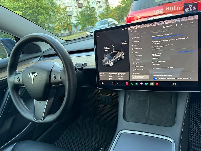 Седан Tesla Model 3 2021 в Киеве
