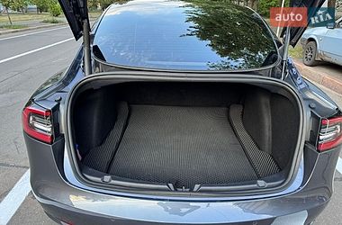 Седан Tesla Model 3 2021 в Киеве