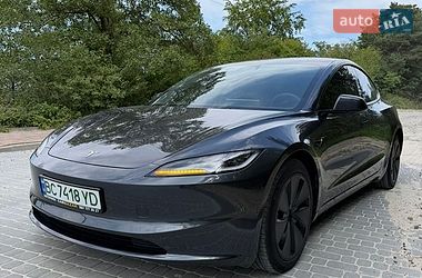 Седан Tesla Model 3 2024 в Львові