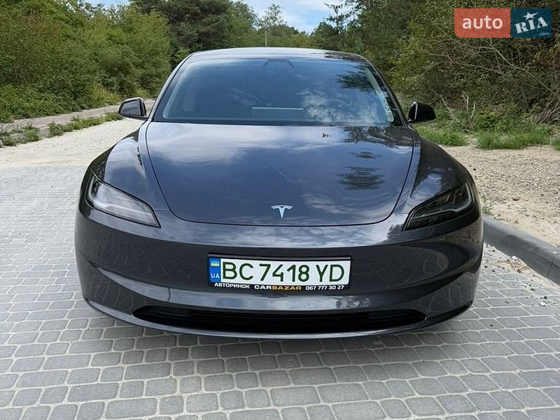 Седан Tesla Model 3 2024 в Львові