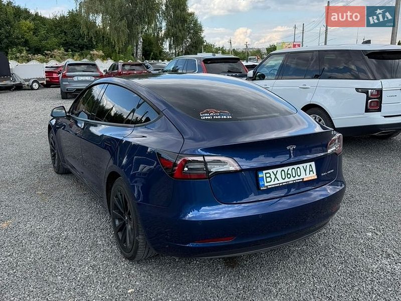 Седан Tesla Model 3 2022 в Хмельницком