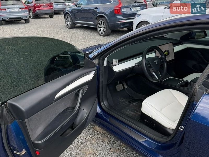Седан Tesla Model 3 2022 в Хмельницком