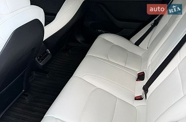 Седан Tesla Model 3 2022 в Хмельницком