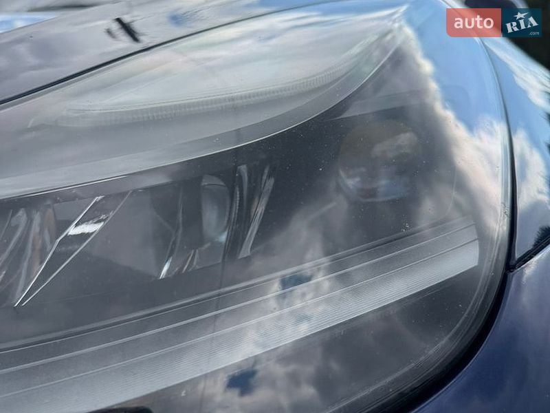 Седан Tesla Model 3 2022 в Хмельницком