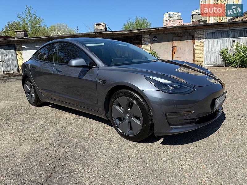 Седан Tesla Model 3 2022 в Києві