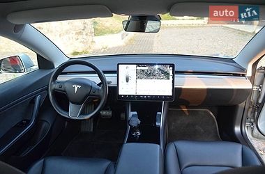 Седан Tesla Model 3 2018 в Львове