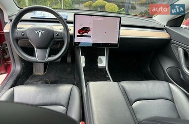 Седан Tesla Model 3 2018 в Львове