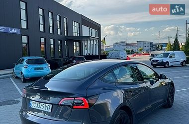 Седан Tesla Model 3 2022 в Львові