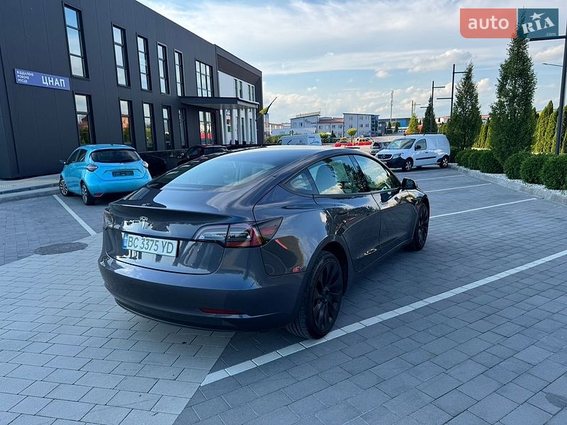 Седан Tesla Model 3 2022 в Львові