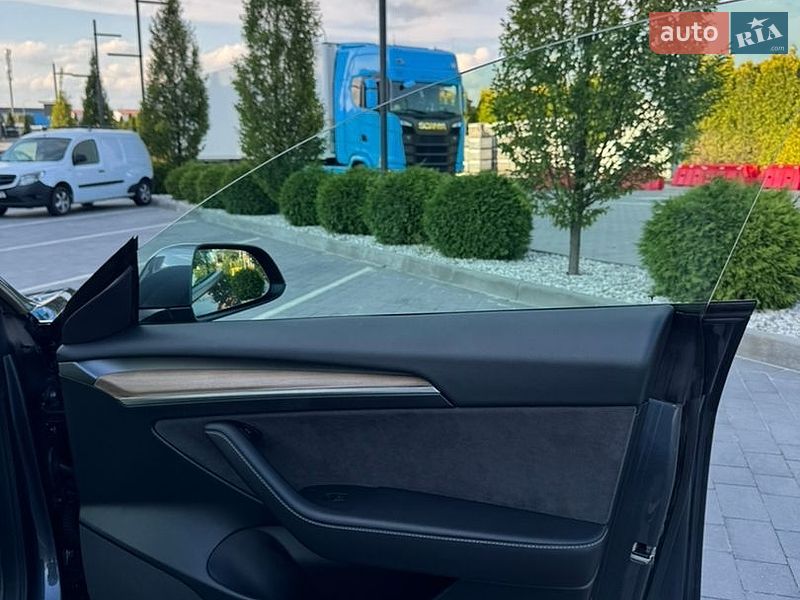 Седан Tesla Model 3 2022 в Львові