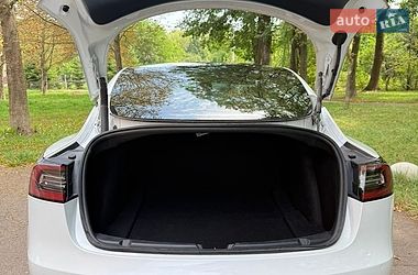 Седан Tesla Model 3 2021 в Калуші