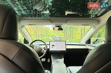 Седан Tesla Model 3 2021 в Калуші