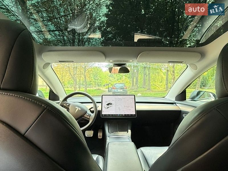 Седан Tesla Model 3 2021 в Калуші