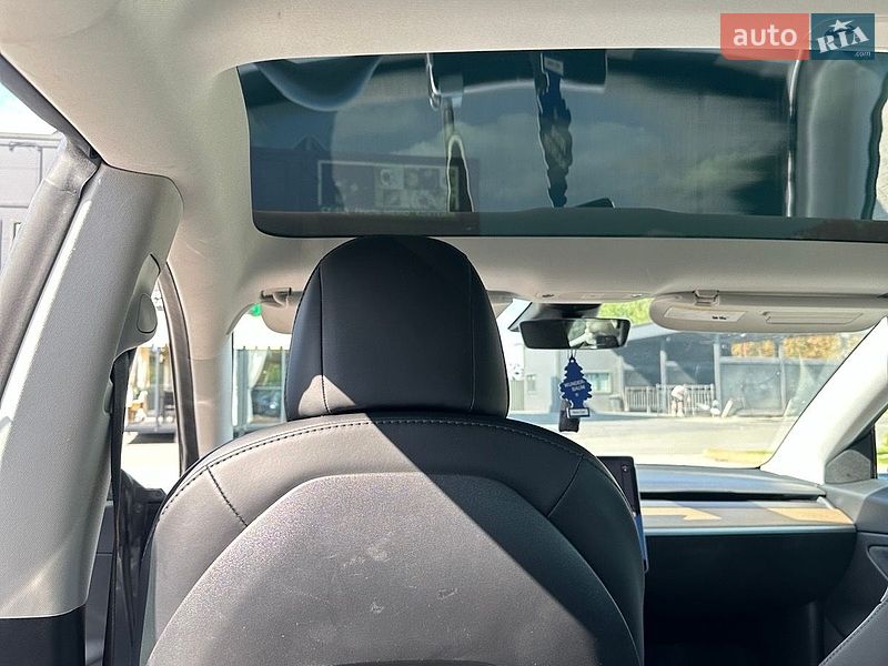 Седан Tesla Model 3 2021 в Києві