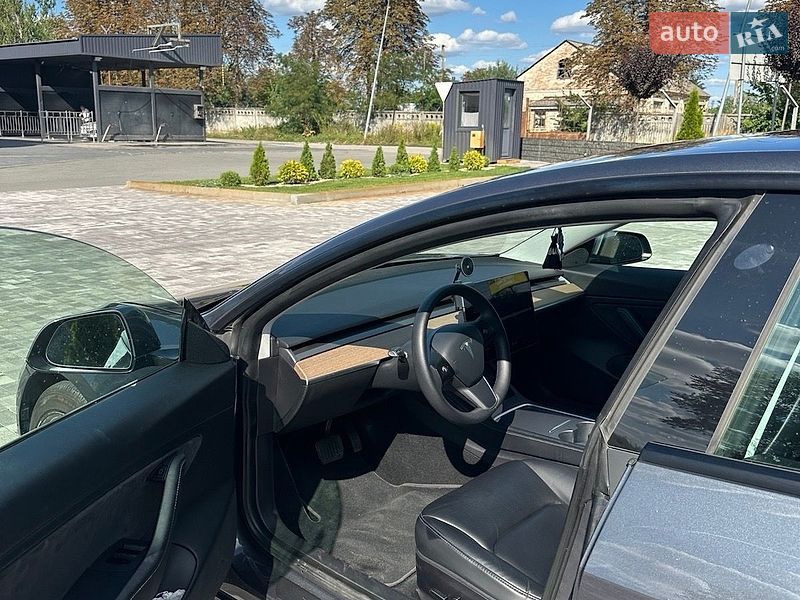 Седан Tesla Model 3 2021 в Києві