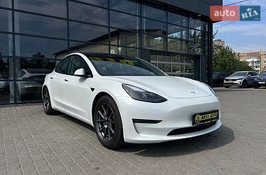 Седан Tesla Model 3 2020 в Івано-Франківську
