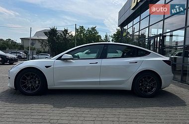 Седан Tesla Model 3 2020 в Івано-Франківську
