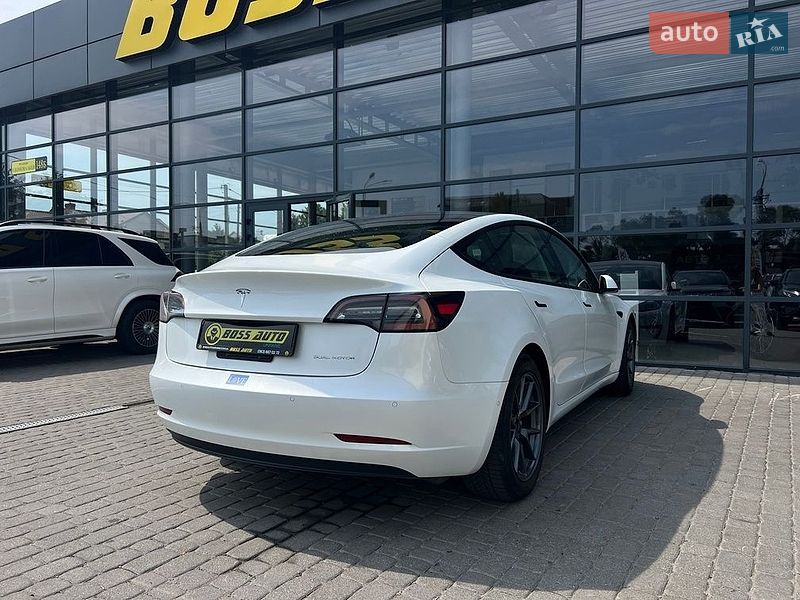 Седан Tesla Model 3 2020 в Ивано-Франковске
