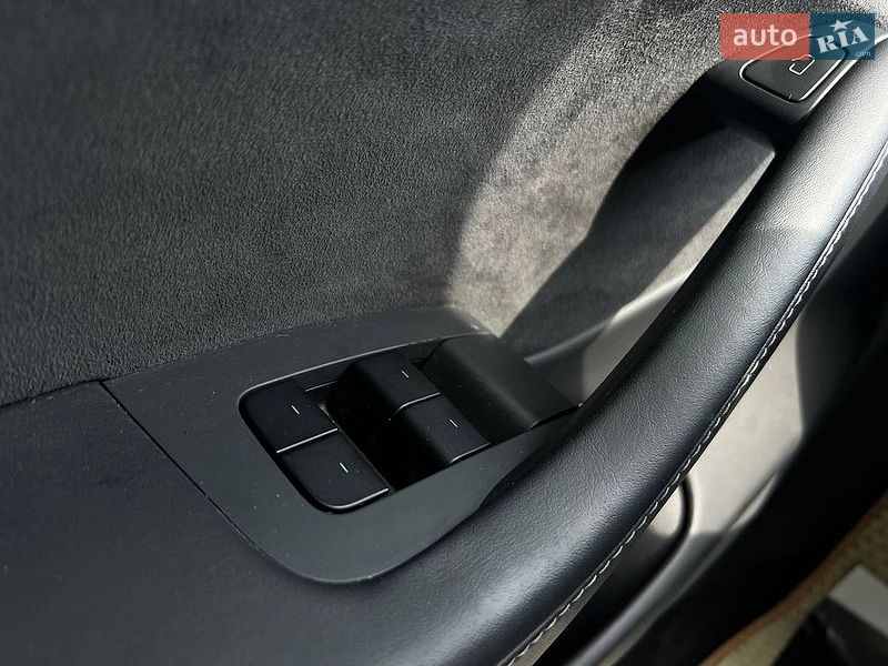Седан Tesla Model 3 2020 в Івано-Франківську