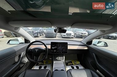 Седан Tesla Model 3 2020 в Івано-Франківську