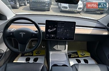 Седан Tesla Model 3 2020 в Івано-Франківську
