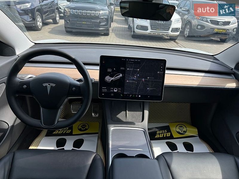 Седан Tesla Model 3 2020 в Івано-Франківську