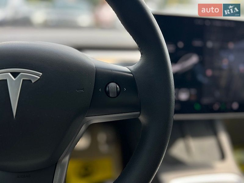 Седан Tesla Model 3 2020 в Івано-Франківську