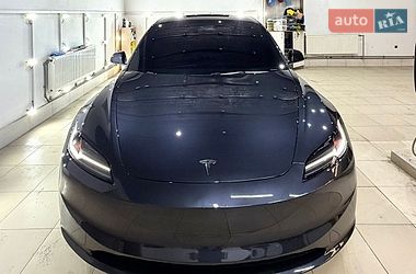Седан Tesla Model 3 2024 в Коломиї