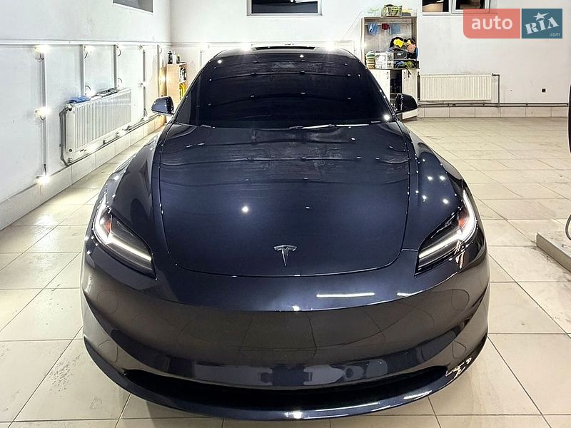 Седан Tesla Model 3 2024 в Коломиї