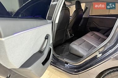Седан Tesla Model 3 2024 в Коломиї