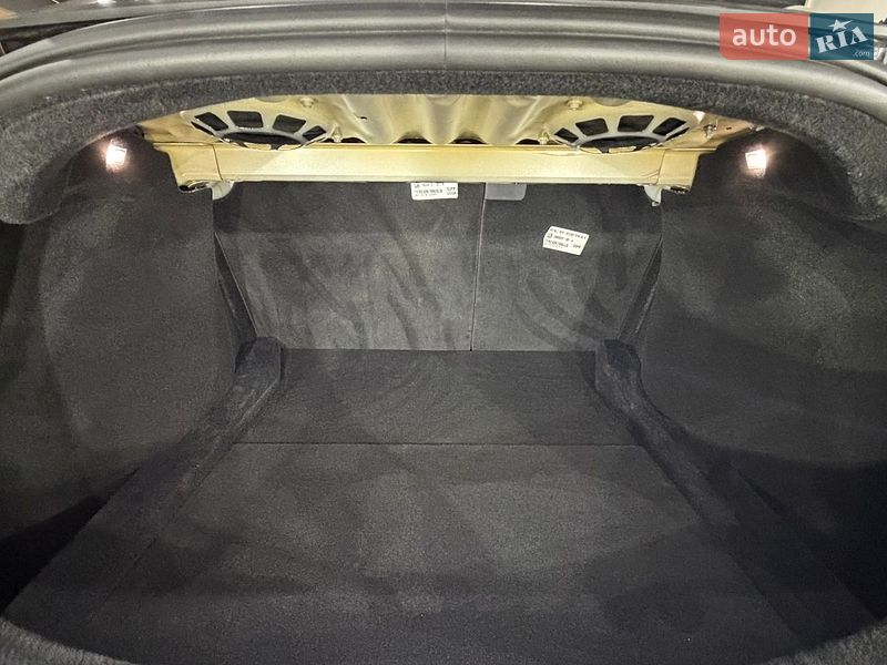 Седан Tesla Model 3 2024 в Коломиї