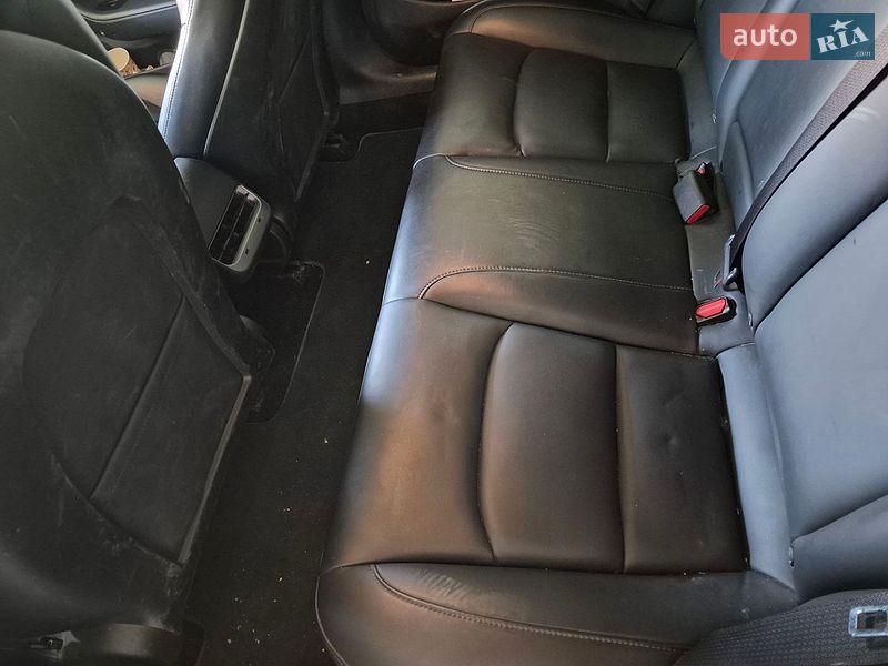 Седан Tesla Model 3 2019 в Києві