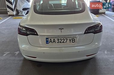Седан Tesla Model 3 2019 в Києві