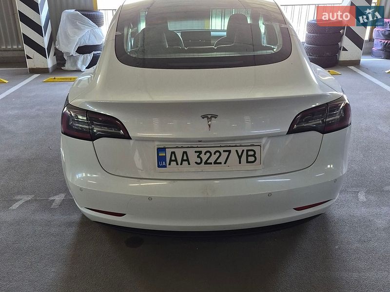 Седан Tesla Model 3 2019 в Києві