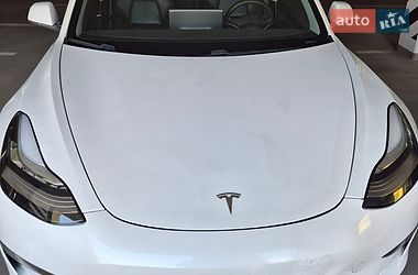 Седан Tesla Model 3 2019 в Киеве